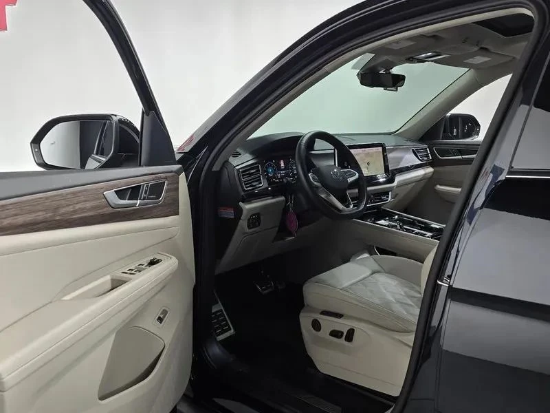 VW Atlas, снимка 10 - Автомобили и джипове - 56690499