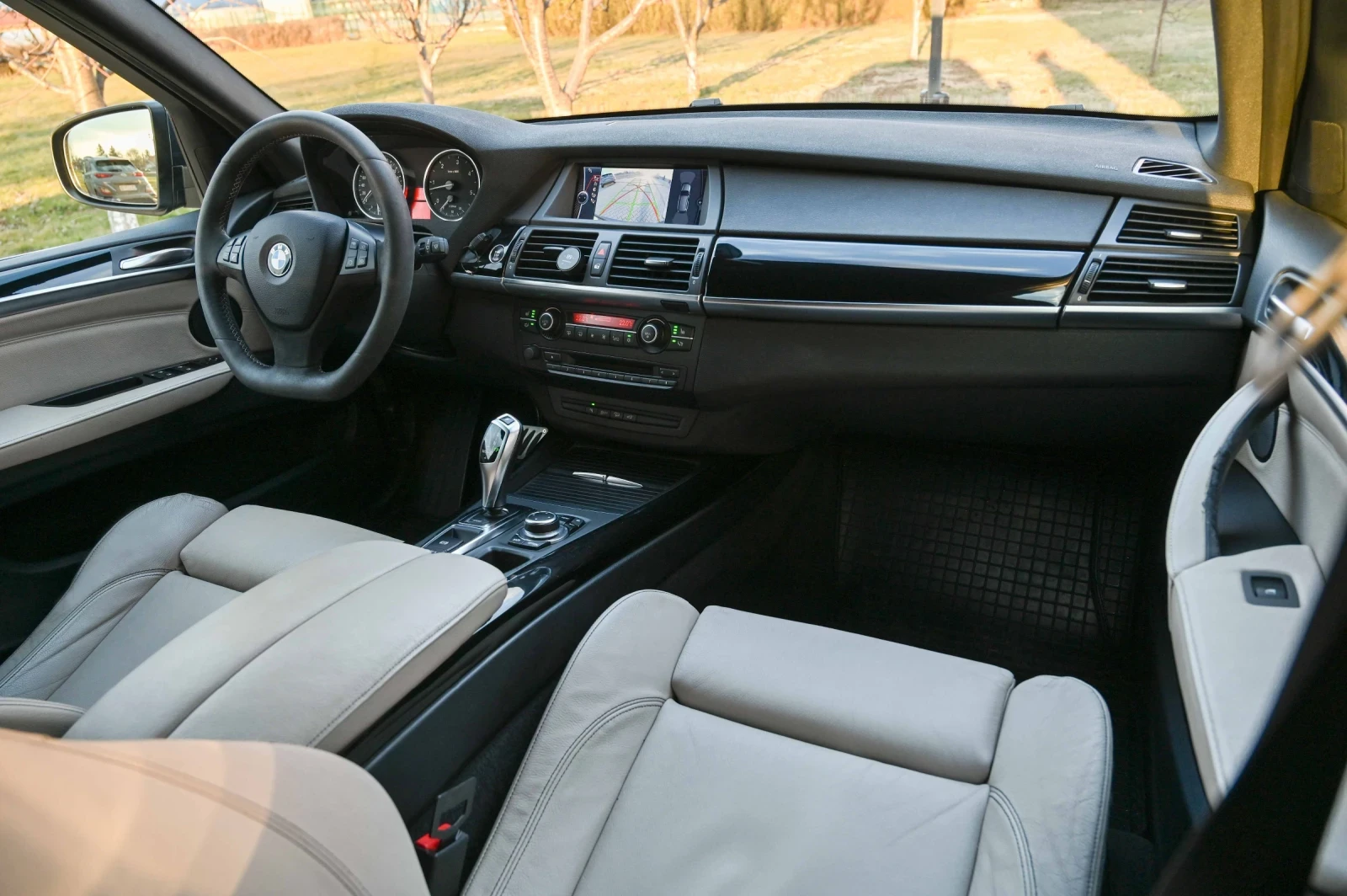 BMW X5 4.0XD* 306кс* М-ПАКЕТ* КАМЕРА* ПАМЕТ* SPORT - изображение 9