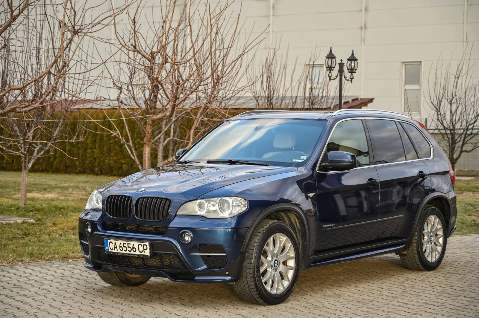 BMW X5 4.0XD* 306кс* М-ПАКЕТ* КАМЕРА* ПАМЕТ* SPORT - изображение 3
