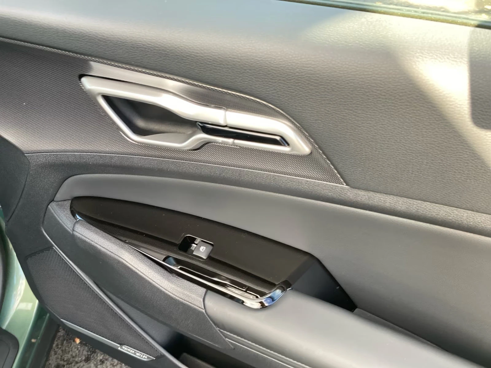 Kia Sportage 1.6PHEV/252HP/4WD/CAM/NAVI/LED/DIGI/KLESS/715g | Mobile.bg � ����������� 13