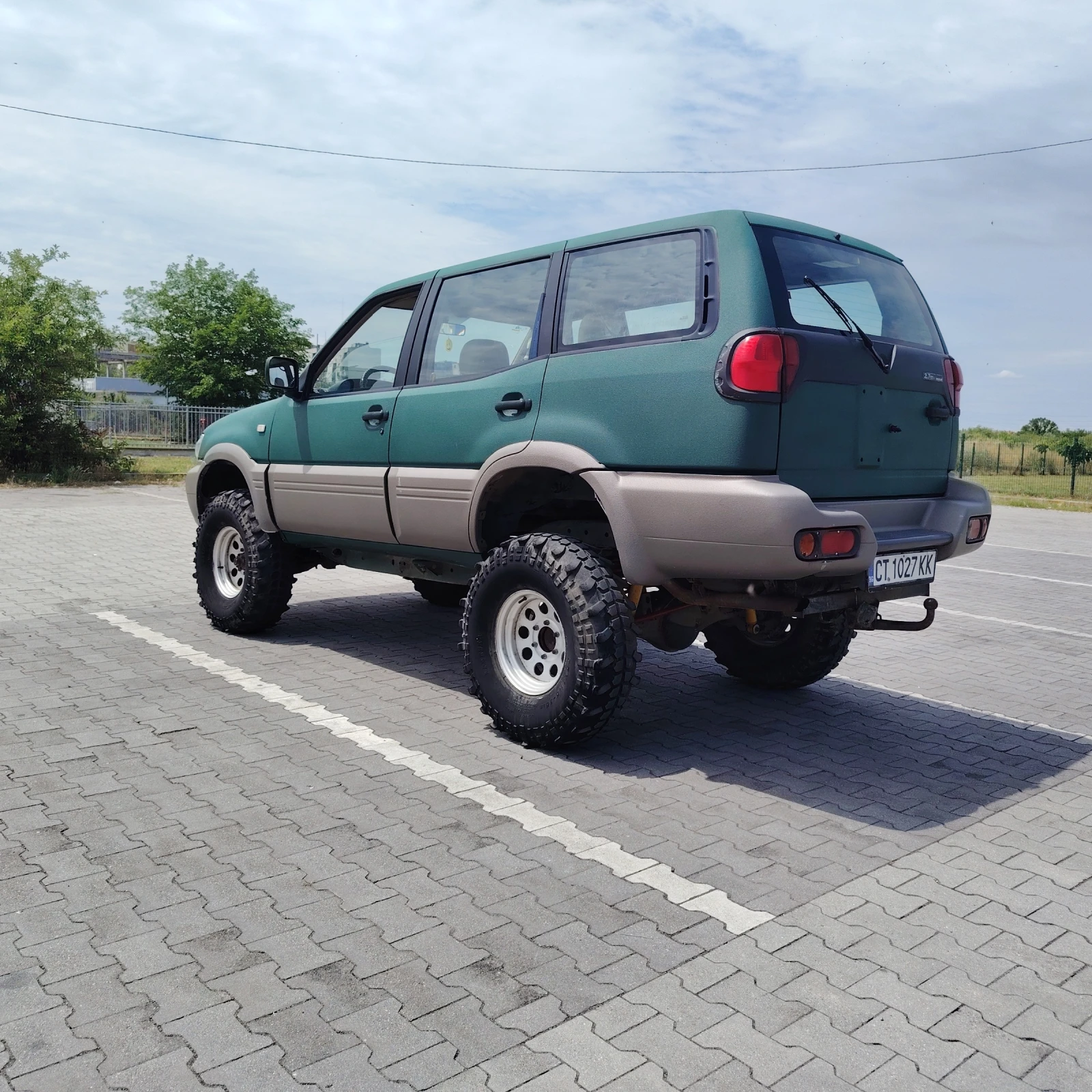Nissan Terrano, снимка 5 - Автомобили и джипове - 54929412