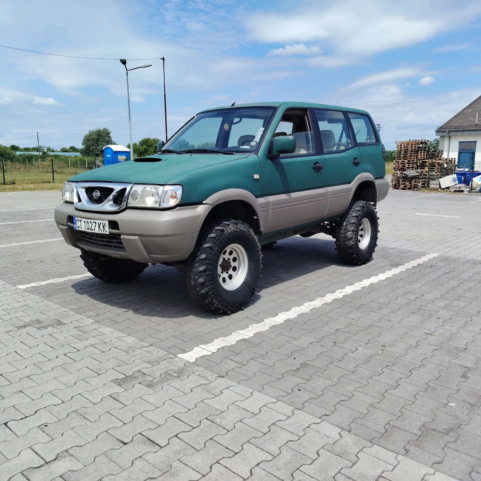 Nissan Terrano, снимка 8 - Автомобили и джипове - 54929412