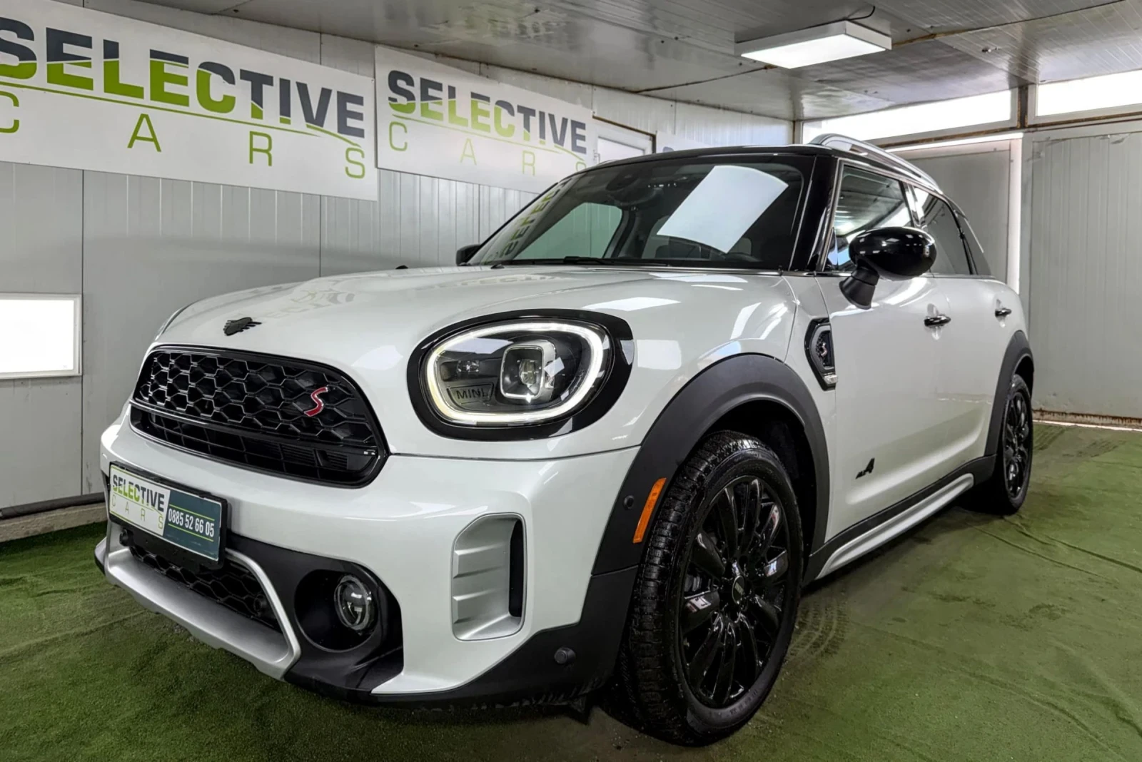 Mini Countryman S-ALL4-HARMON/CARBON-HEAD UP-ПАНОРАМА-КАМЕРА