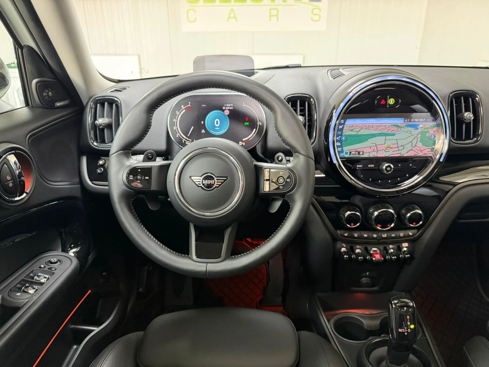 Mini Countryman S-ALL4-HARMON/CARBON-HEAD UP-ПАНОРАМА-КАМЕРА, снимка 15 - Автомобили и джипове - 54570044