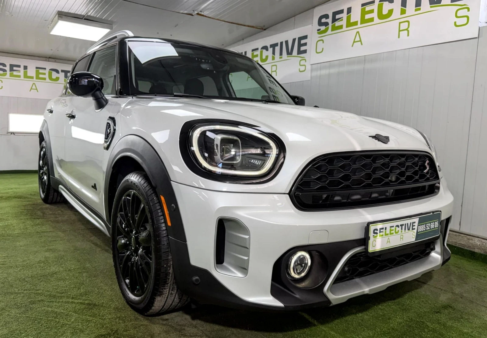 Mini Countryman S-ALL4-HARMON/CARBON-HEAD UP-ПАНОРАМА-КАМЕРА, снимка 9 - Автомобили и джипове - 54570044