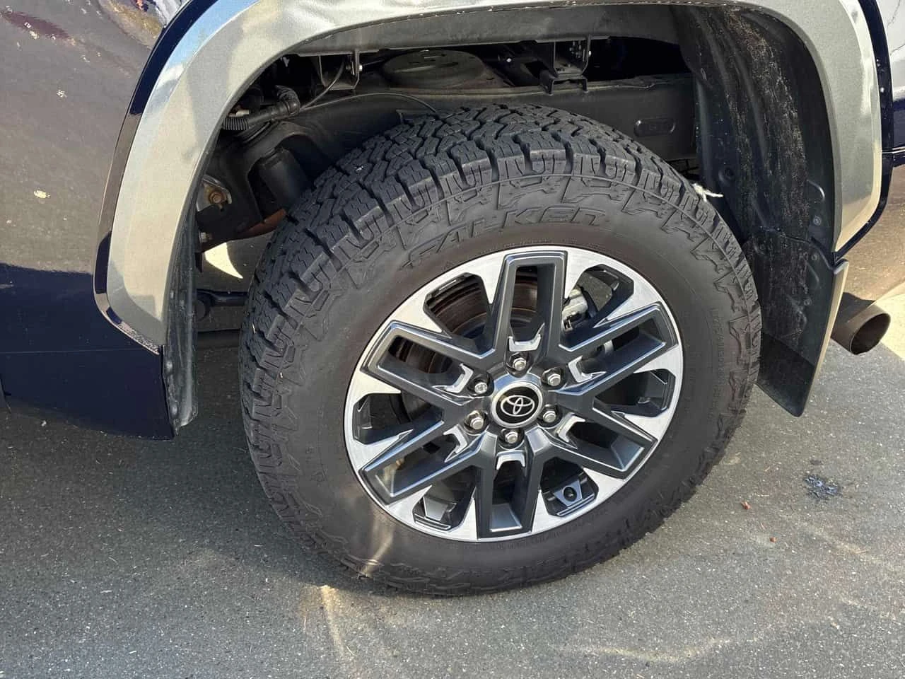 Toyota Tundra  Limited Hybrid / DISTRONIC / ОБДУХВАНЕ , снимка 12 - Автомобили и джипове - 54581466