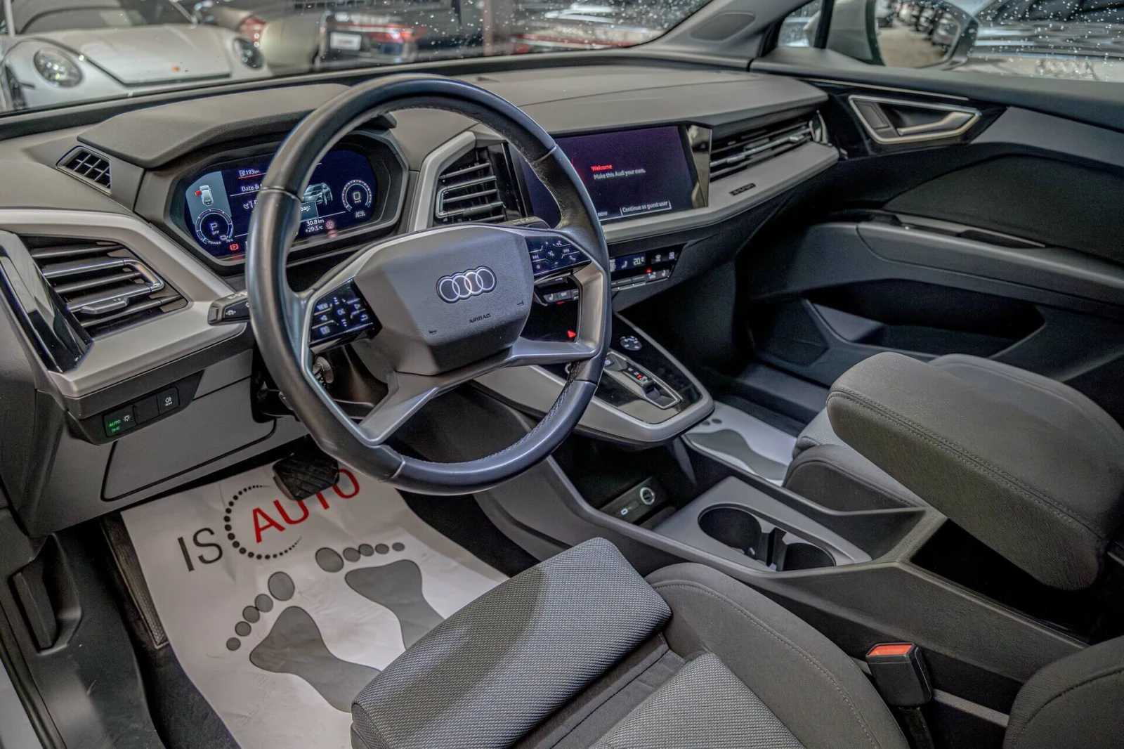 Audi Q4 35/E-Tron/Distronic/Lane Assist/Pre Sense/Isofix/E, снимка 7 - Автомобили и джипове - 55140715