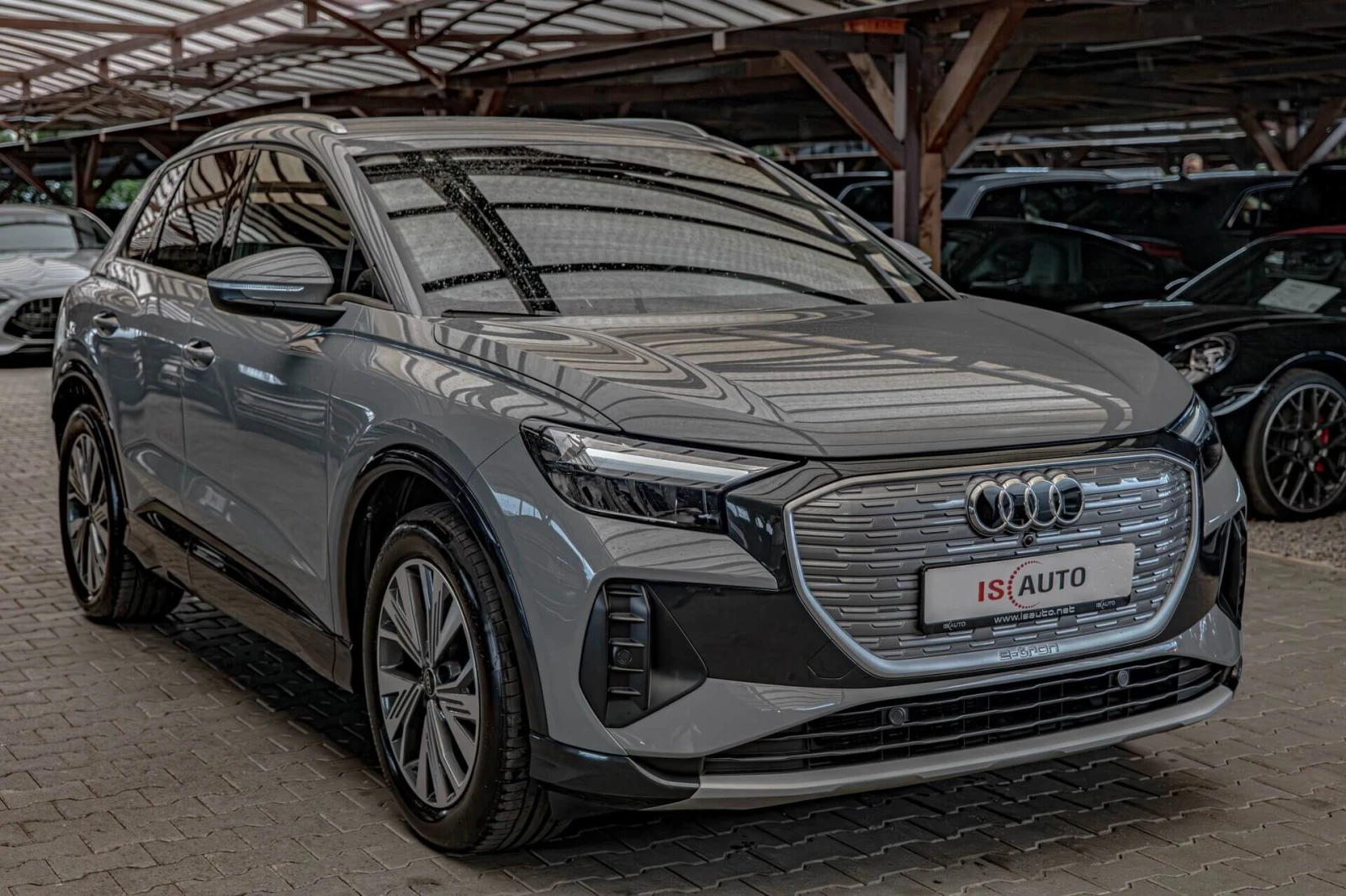Audi Q4 35/E-Tron/Distronic/Lane Assist/Pre Sense/Isofix/E, снимка 2 - Автомобили и джипове - 55140715