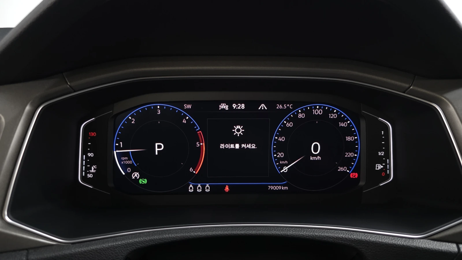 VW T-Roc 2.0 TDI* BLIND SPOT* КРАЙНА ЦЕНА, снимка 8 - Автомобили и джипове - 55983947