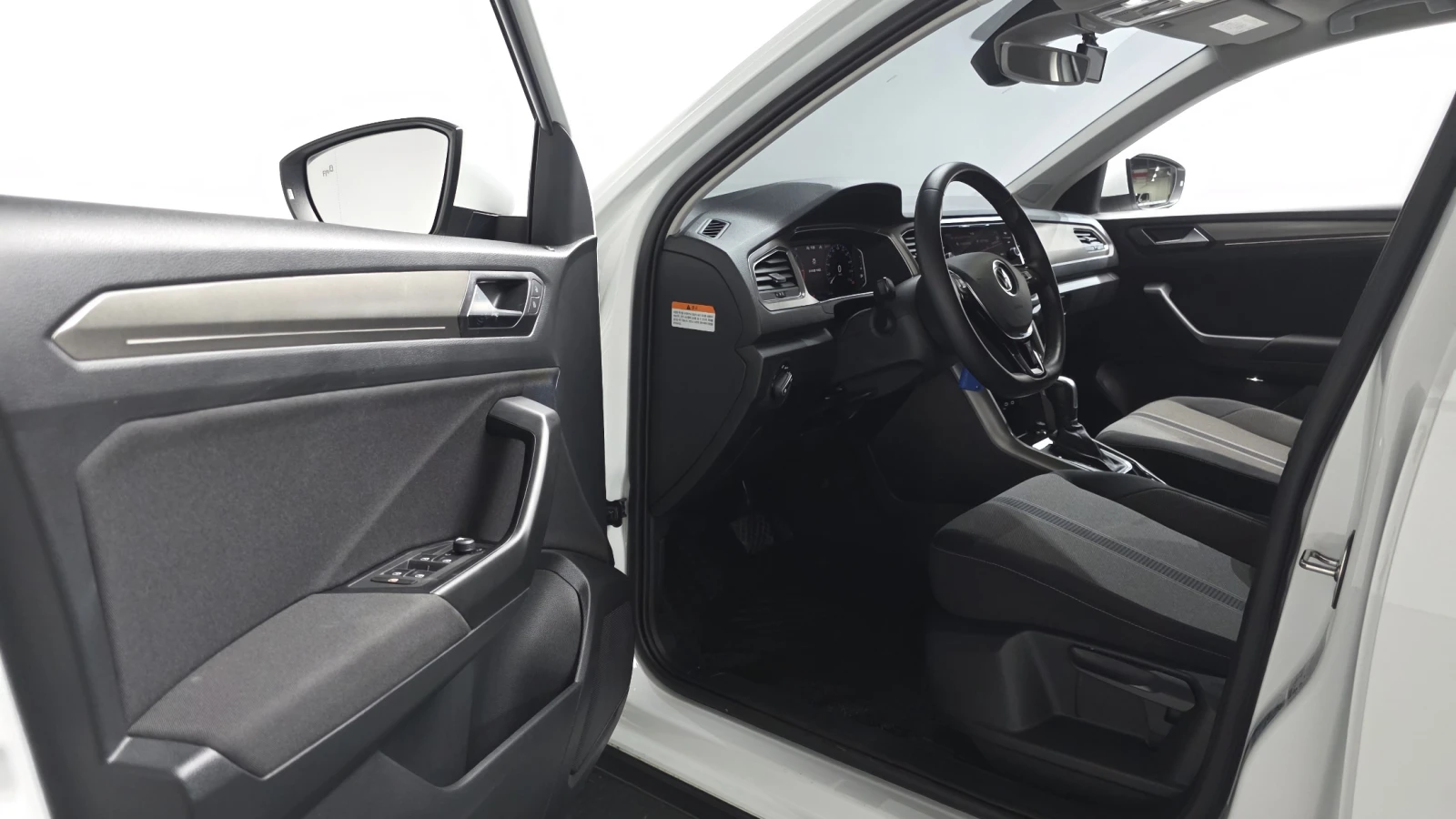 VW T-Roc 2.0 TDI* BLIND SPOT* КРАЙНА ЦЕНА, снимка 10 - Автомобили и джипове - 55983947