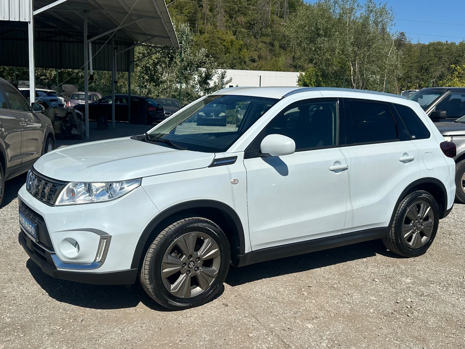 Suzuki Vitara 1.0i-112к.с-FACELIFT-LED-ГАЗ-ОБСЛУЖЕН-ПОДГРЕВ, снимка 3 - Автомобили и джипове - 56038334
