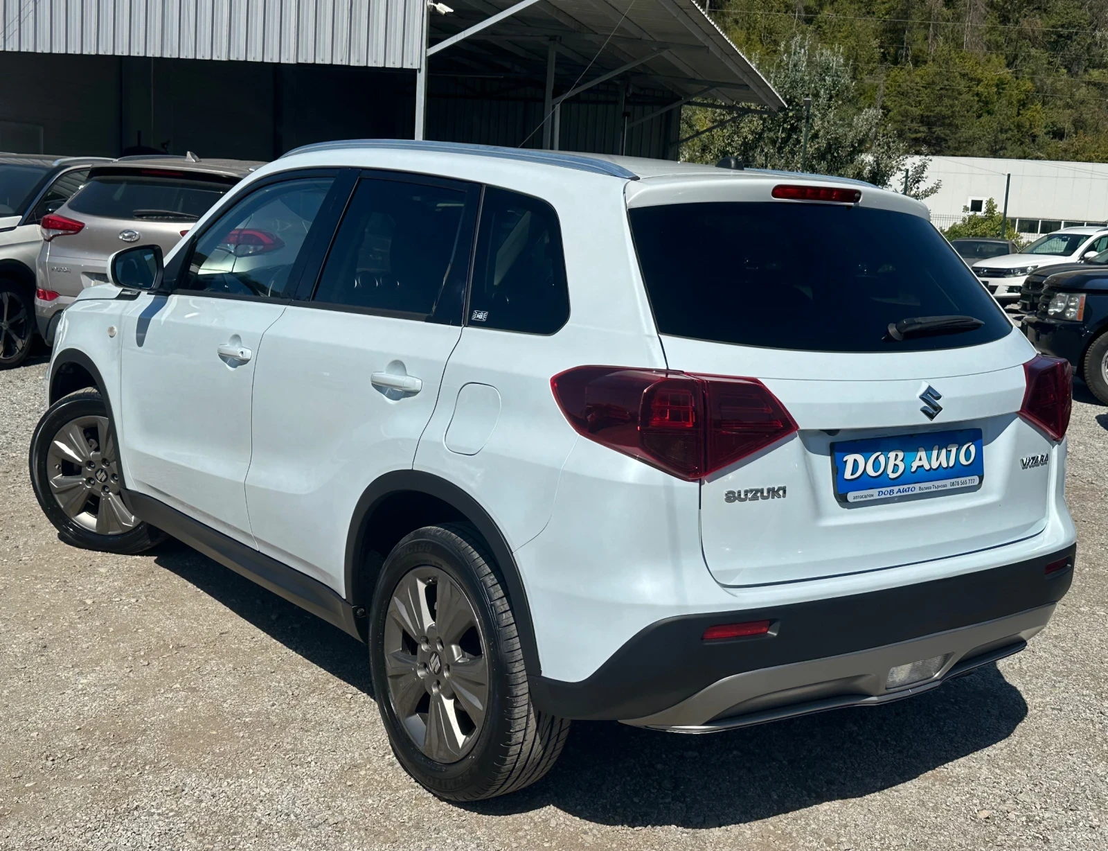 Suzuki Vitara 1.0i-112к.с-FACELIFT-LED-ГАЗ-ОБСЛУЖЕН-ПОДГРЕВ, снимка 4 - Автомобили и джипове - 56038334