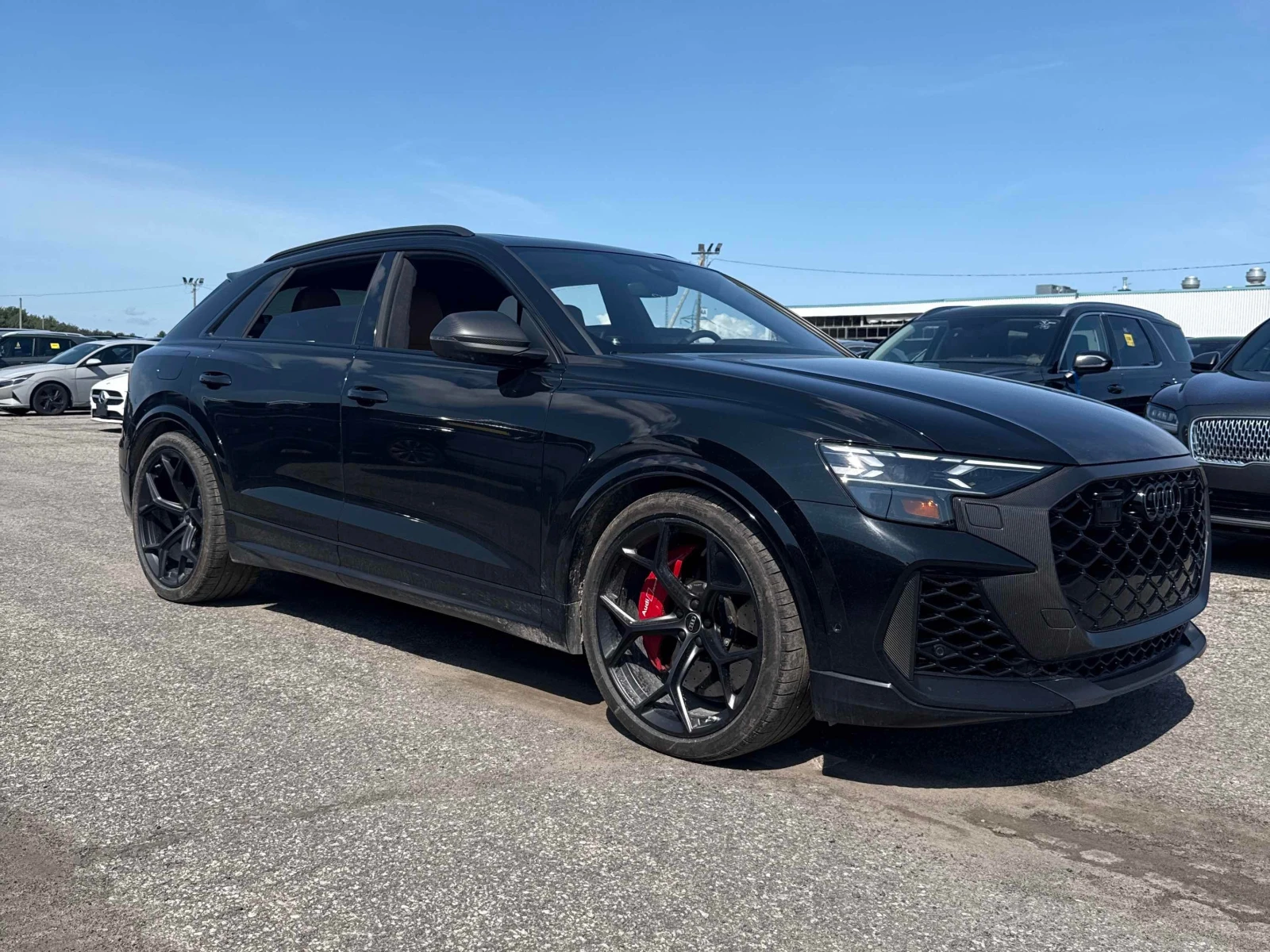 Audi RSQ8 * performance * CARFAX * ОПЦИЯ ЗА ФИНАНСИРАНЕ, снимка 3 - Автомобили и джипове - 56067206