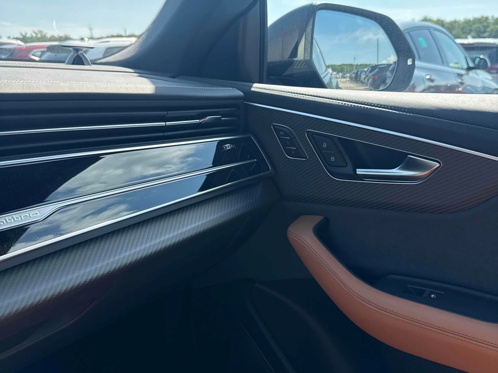 Audi RSQ8 * performance * CARFAX * ОПЦИЯ ЗА ФИНАНСИРАНЕ, снимка 12 - Автомобили и джипове - 56067206