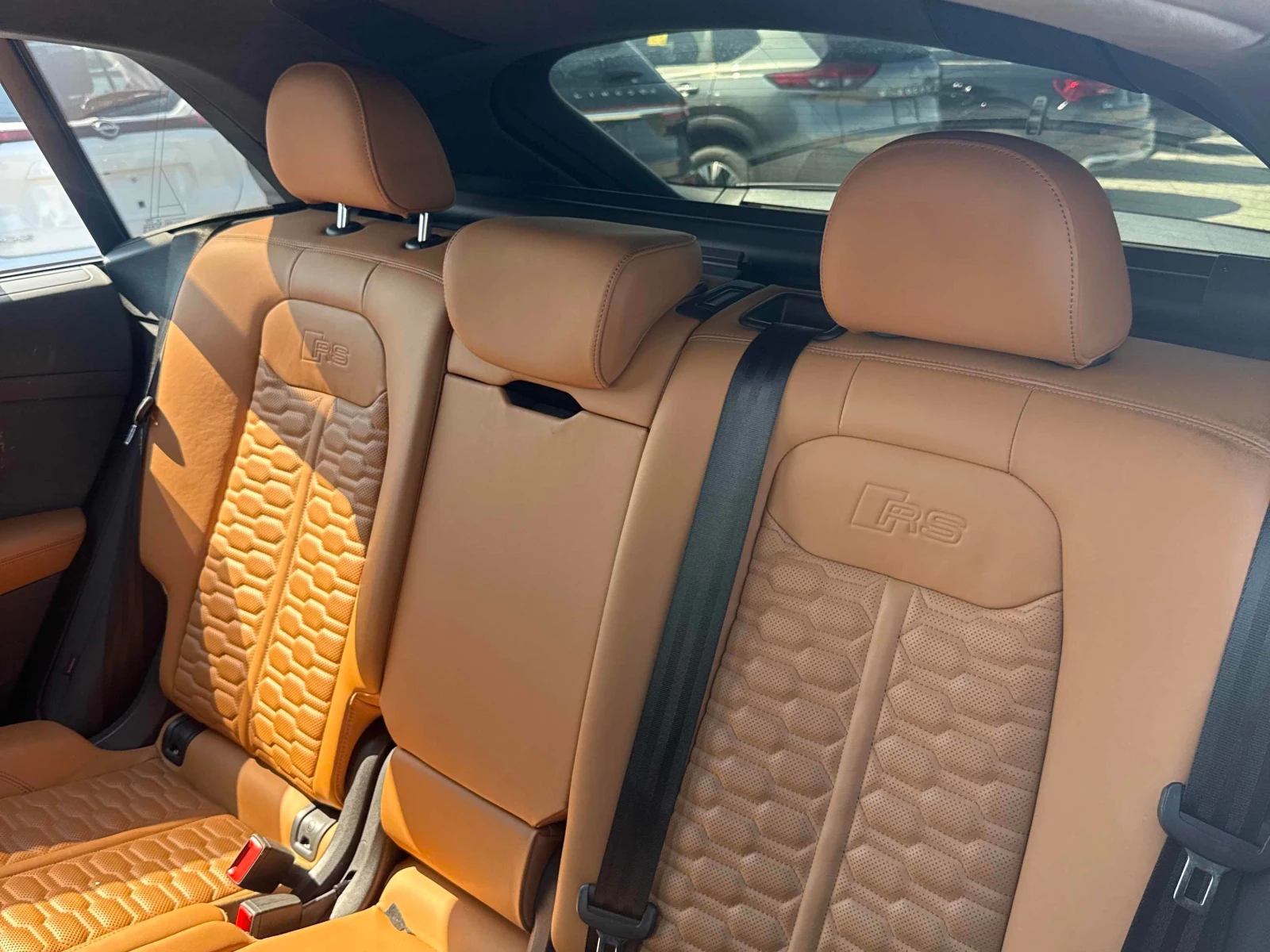 Audi RSQ8 * performance * CARFAX * ОПЦИЯ ЗА ФИНАНСИРАНЕ, снимка 10 - Автомобили и джипове - 56067206