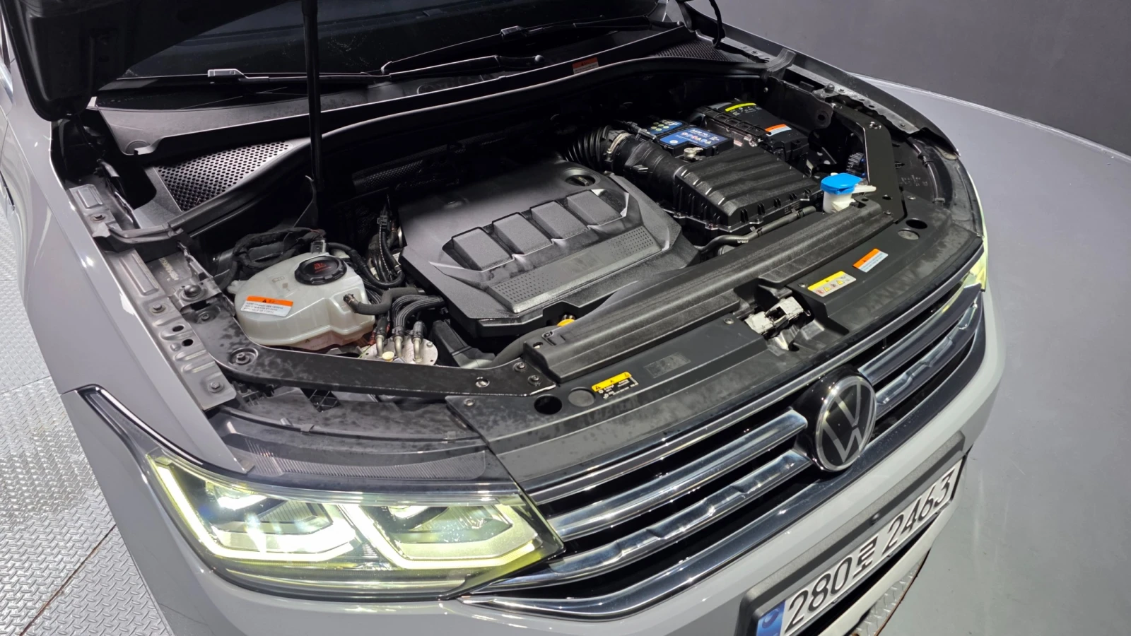 VW Tiguan 2.0 TDI Prestige | HUD | 360  | Memory, снимка 5 - Автомобили и джипове - 56070400