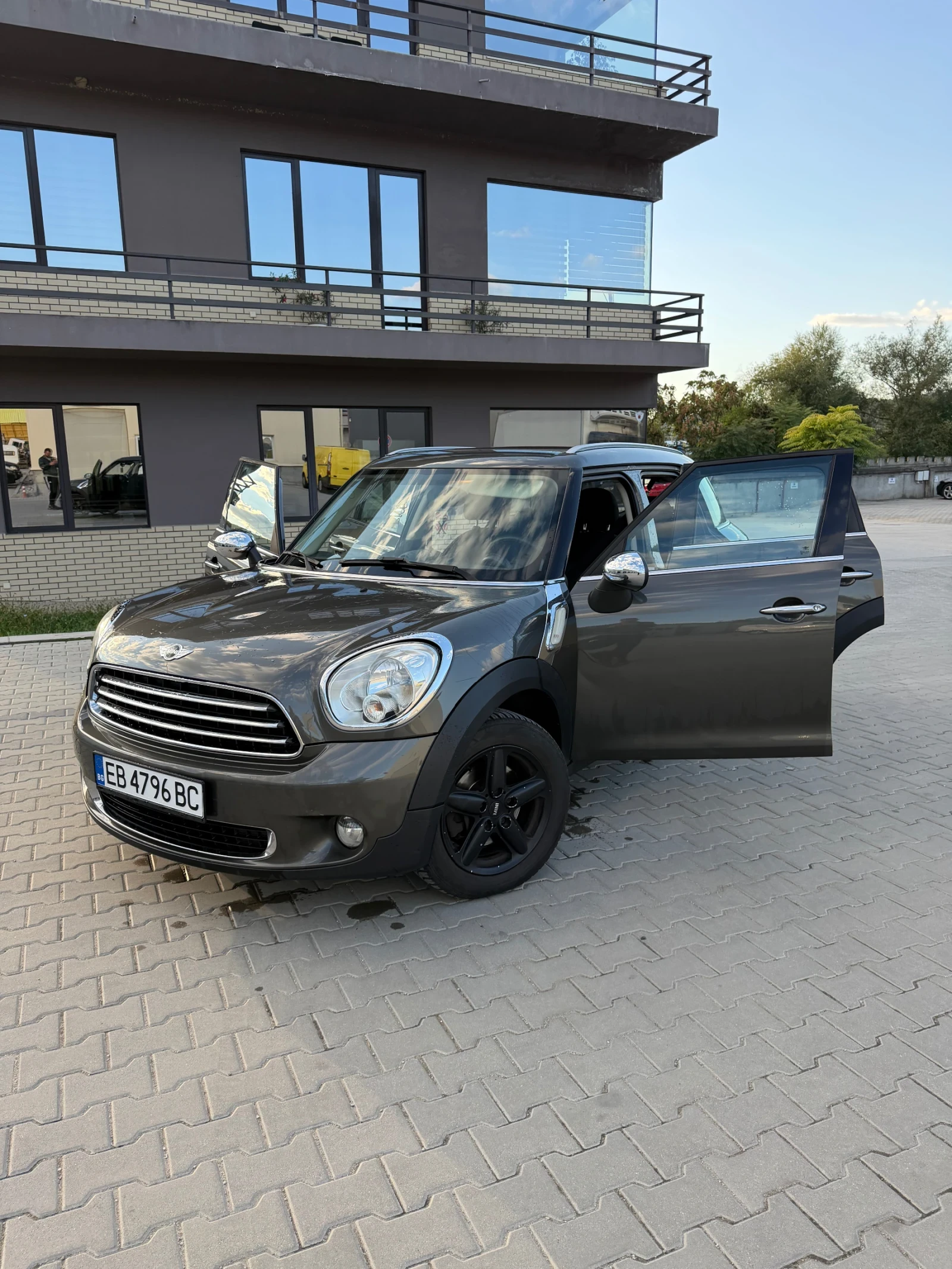 Mini Countryman, снимка 9 - Автомобили и джипове - 56298047