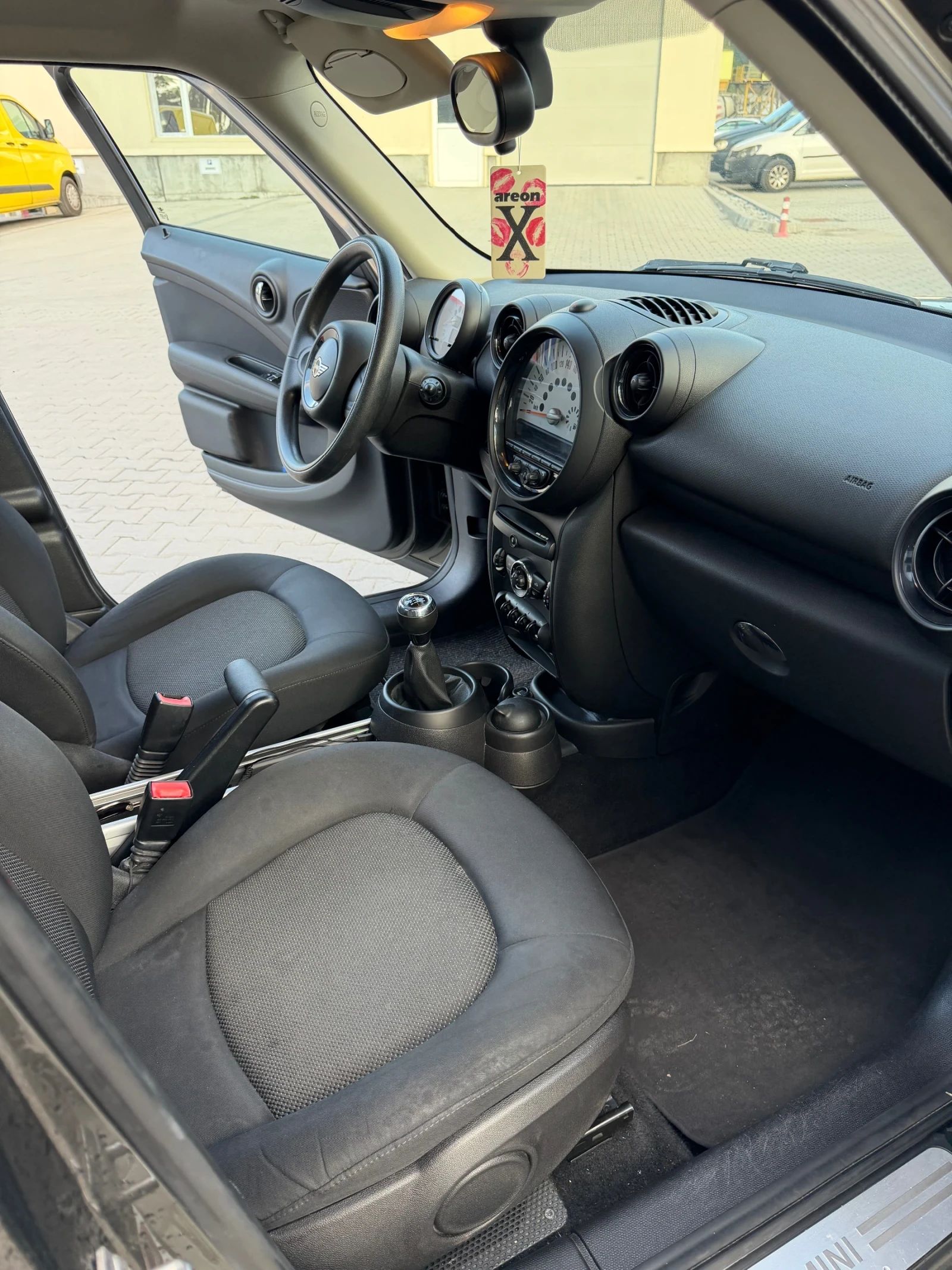Mini Countryman, снимка 14 - Автомобили и джипове - 56298047