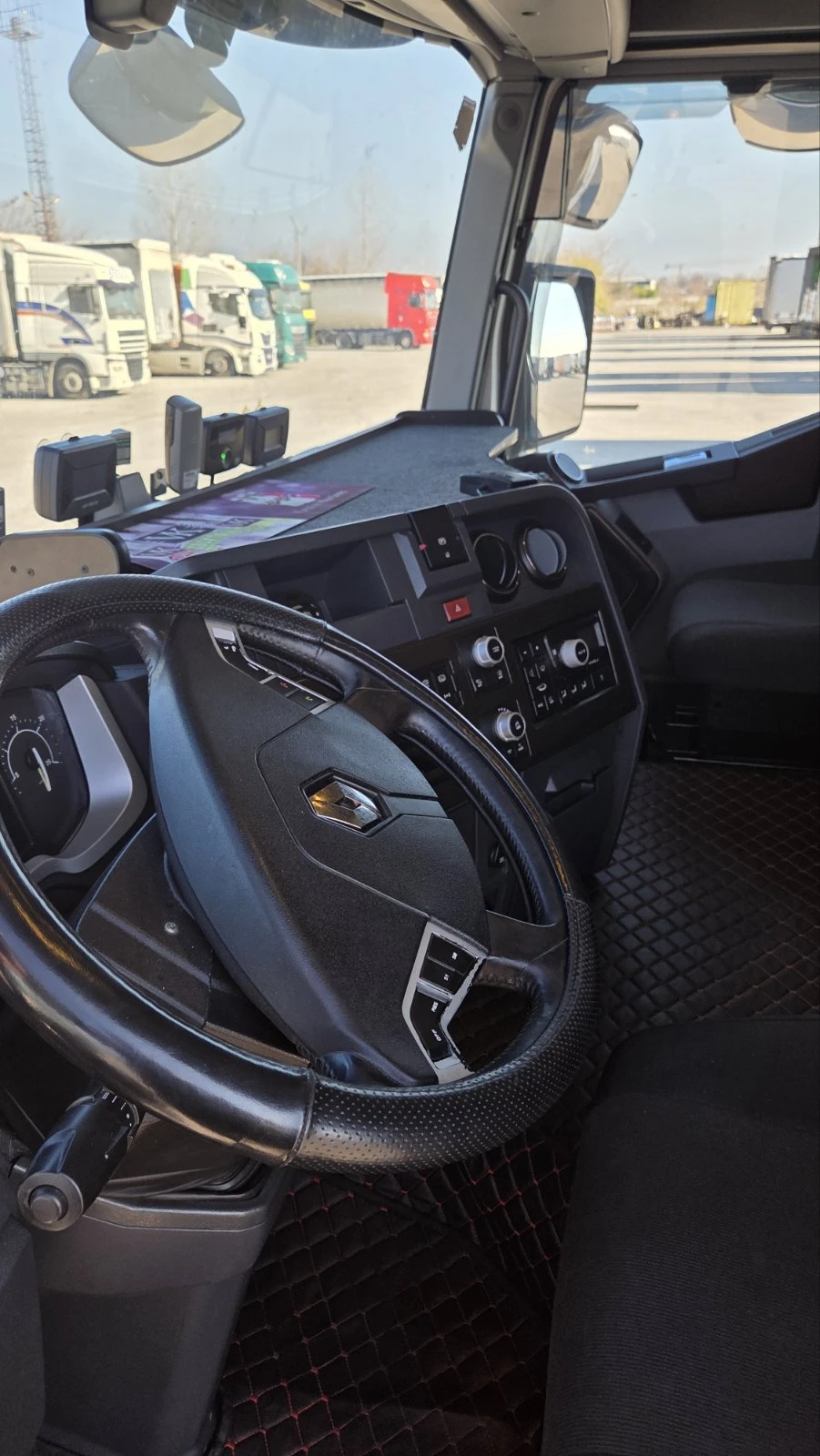 Renault T Т460 Мега, снимка 9 - Камиони - 54274224