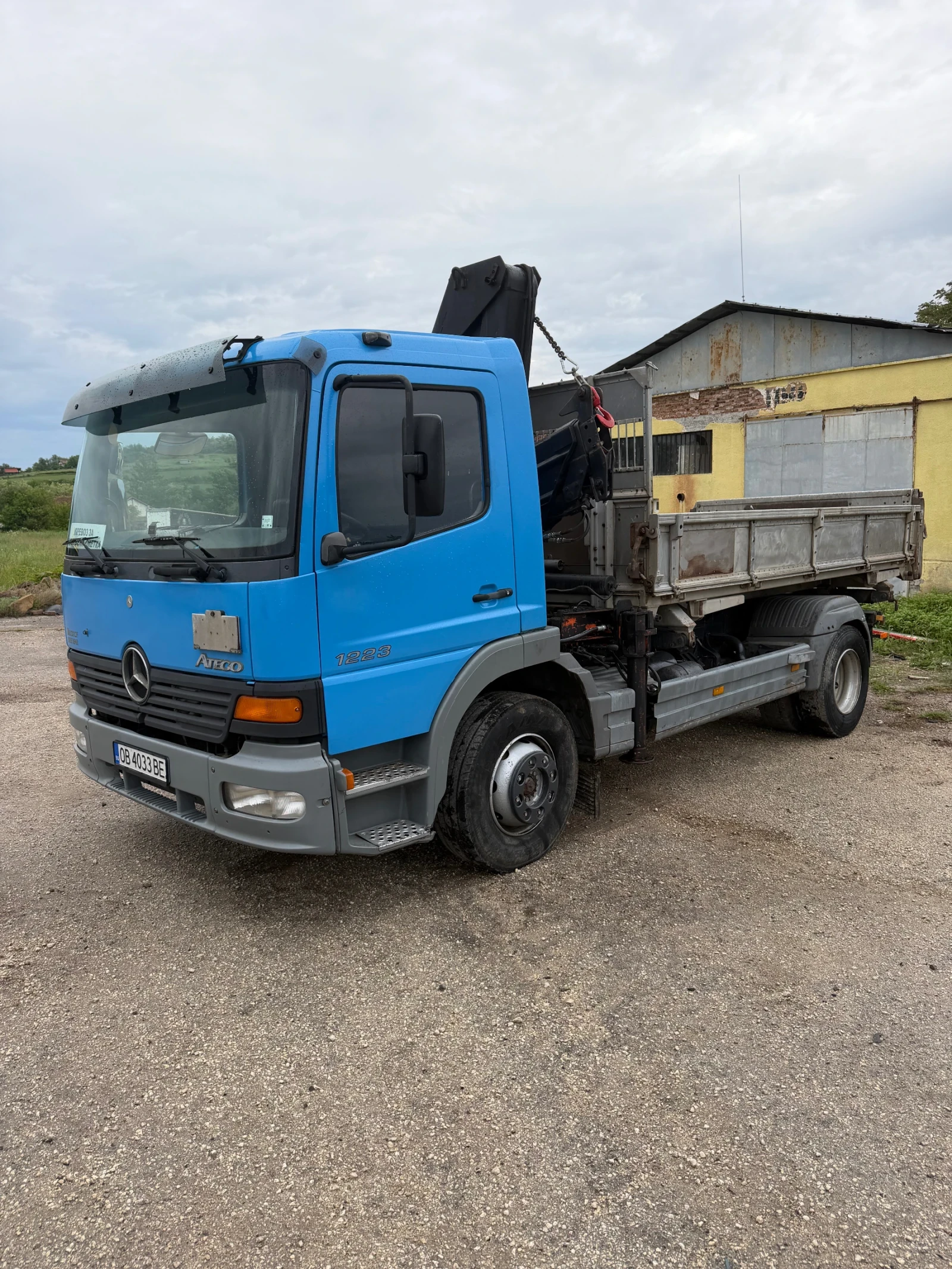 Mercedes-Benz Atego 1223 самосвал с кран , снимка 3 - Камиони - 54640106