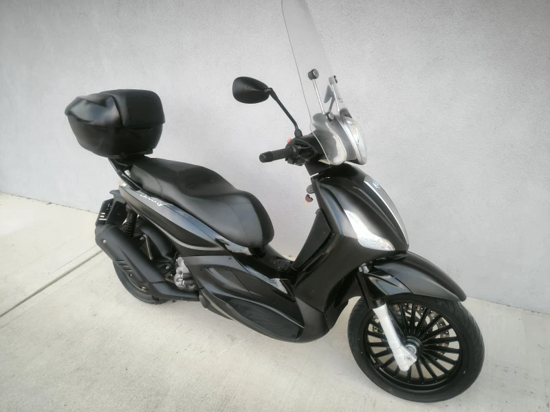 Piaggio Beverly 300ie, ABS/ASR, 2016 година , снимка 2 - Мотоциклети и мототехника - 51021312