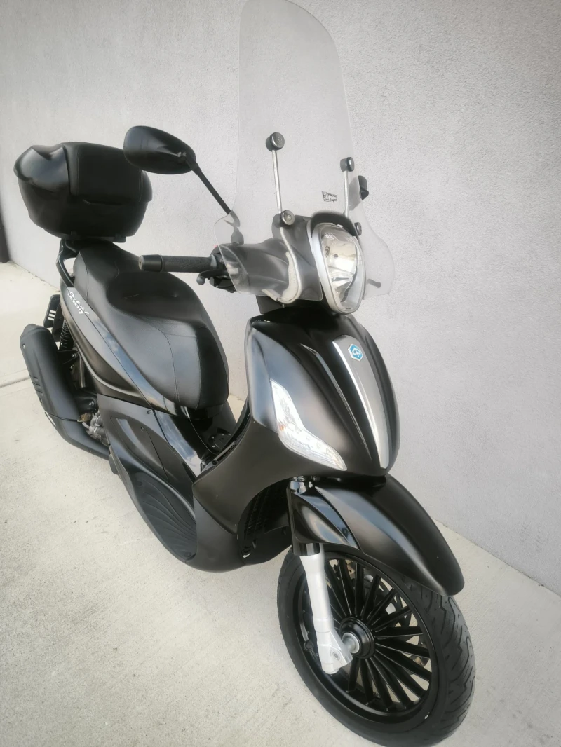 Piaggio Beverly 300ie, ABS/ASR, 2016 година , снимка 8 - Мотоциклети и мототехника - 51021312