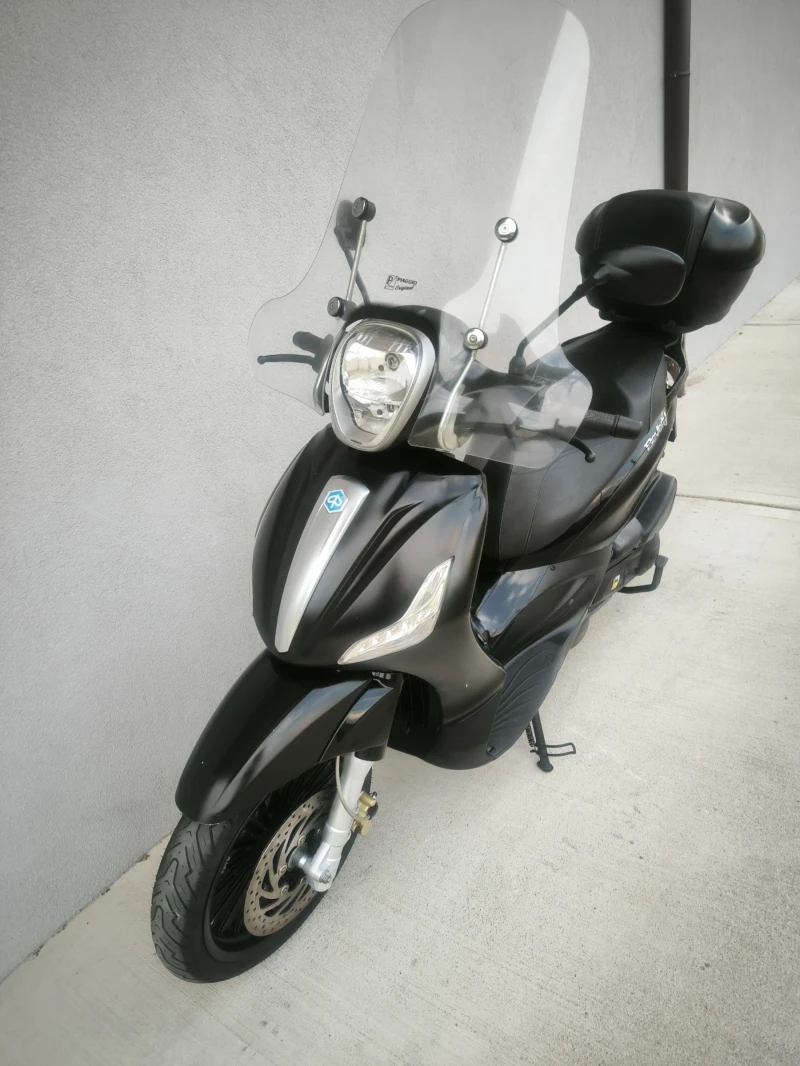 Piaggio Beverly 300ie, ABS/ASR, 2016 година , снимка 9 - Мотоциклети и мототехника - 51021312