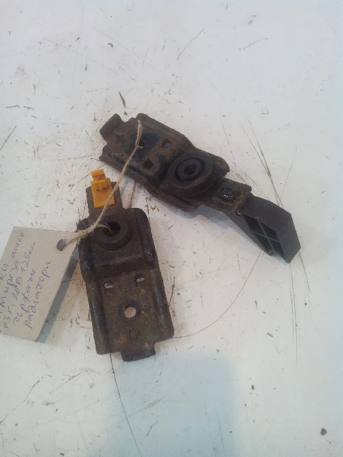 Държачи воден радиатор Субару Импреза 2.0 бензин