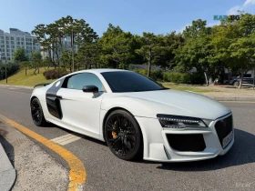 Audi R8 5.2 V10 Coupe, снимка 2