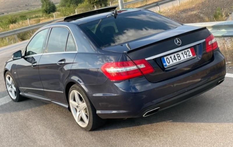 Mercedes-Benz E 350 AMG/FULL/Панорама/Шито табло/DISTRONIC, снимка 4 - Автомобили и джипове - 47763681