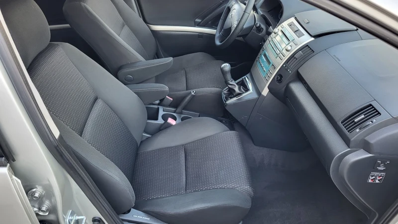 Toyota Corolla verso 1.6-110 Facelift , снимка 10 - Автомобили и джипове - 50552630