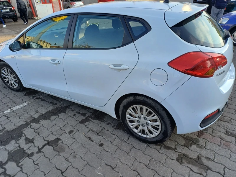 Kia Ceed 1.4 diesel, снимка 15 - Автомобили и джипове - 53021060