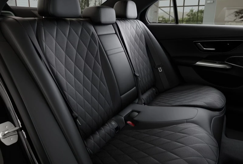 Mercedes-Benz E 450 4MATIC Limousine + AMG+ Night+ , снимка 6 - Автомобили и джипове - 51964797