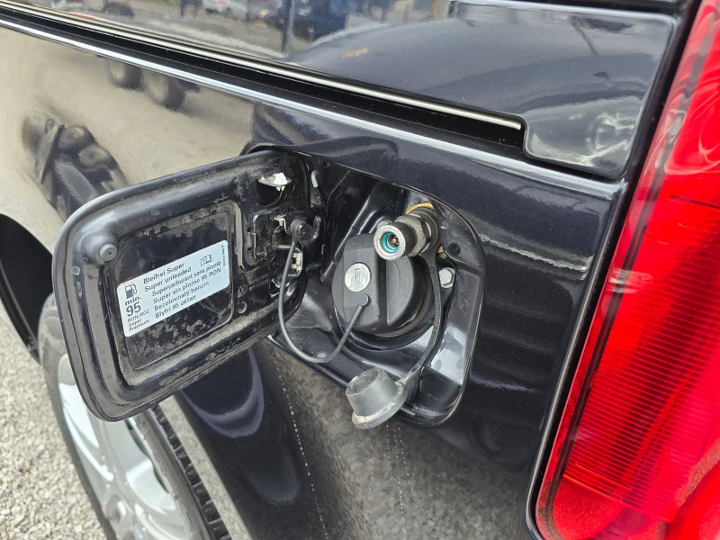 VW Caddy 1.4TSi/Метан/Navi/Автоматик/Лизинг, снимка 4 - Автомобили и джипове - 52494011