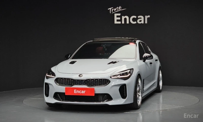 Kia Stinger, снимка 3 - Автомобили и джипове - 53530235