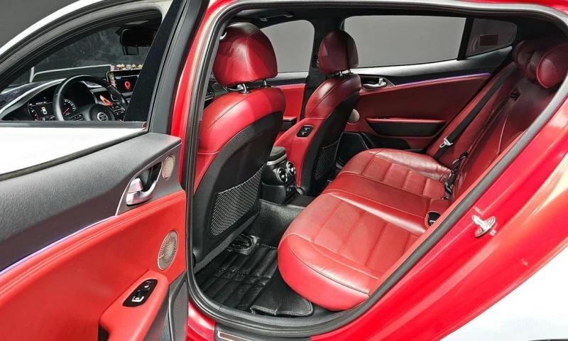 Kia Stinger, снимка 10 - Автомобили и джипове - 53530235