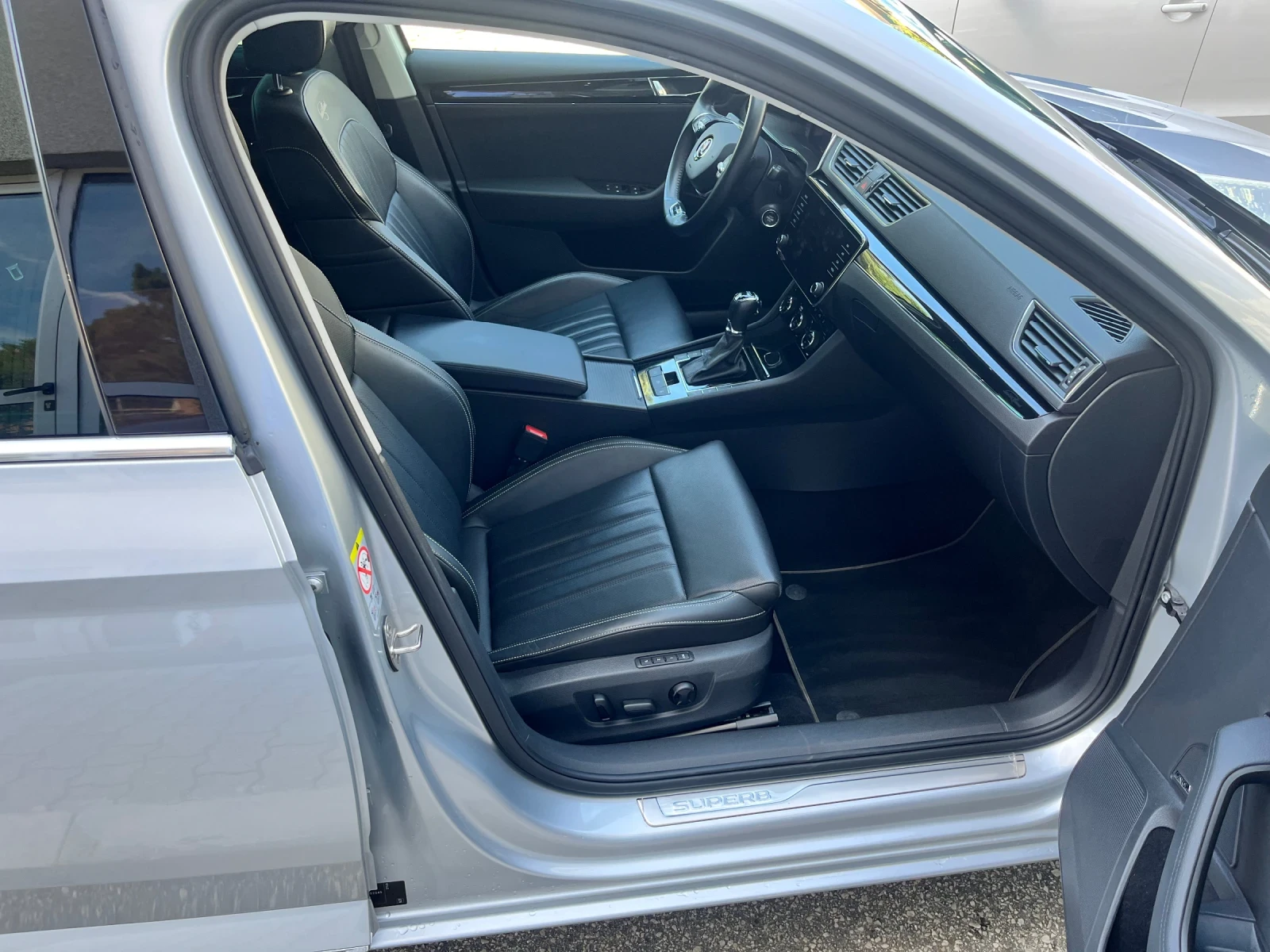 Skoda Superb 2.0TDI 7DSG 4X4 - изображение 6
