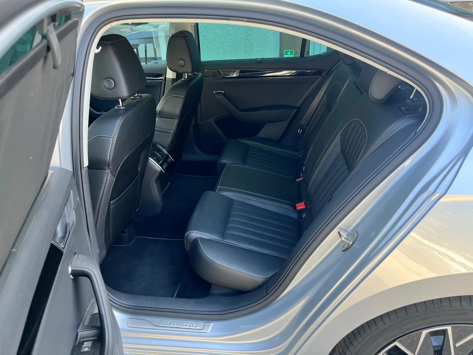 Skoda Superb 2.0TDI 7DSG 4X4 - изображение 7