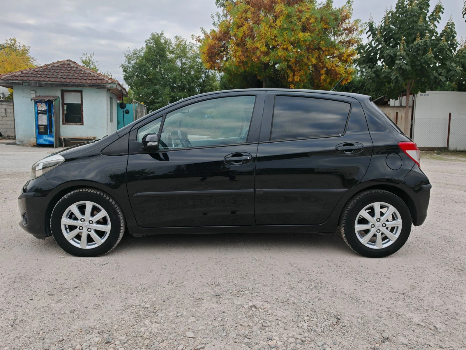 Toyota Yaris D-4D, ПАНОРАМА, НАВИ, КАМЕРА, KEYLESS GO, 6-СКОРОС - изображение 8
