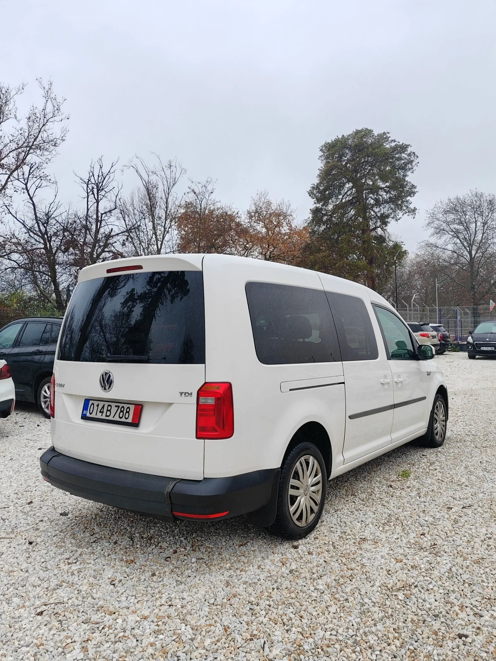 VW Caddy 2.0, 150к.с. Инвалиден - изображение 3