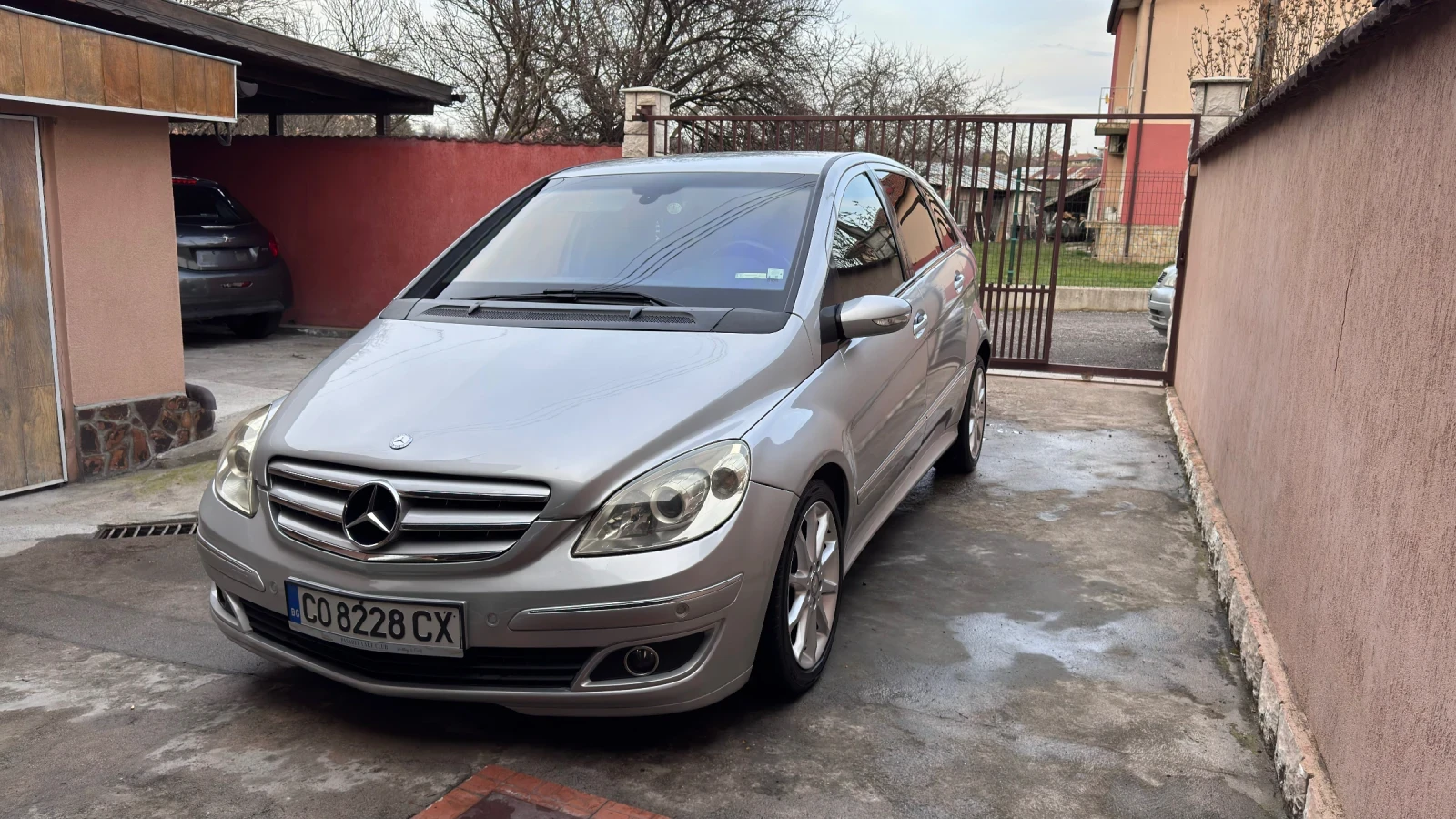 Mercedes-Benz B 200 CDI, снимка 3 - Автомобили и джипове - 53758938