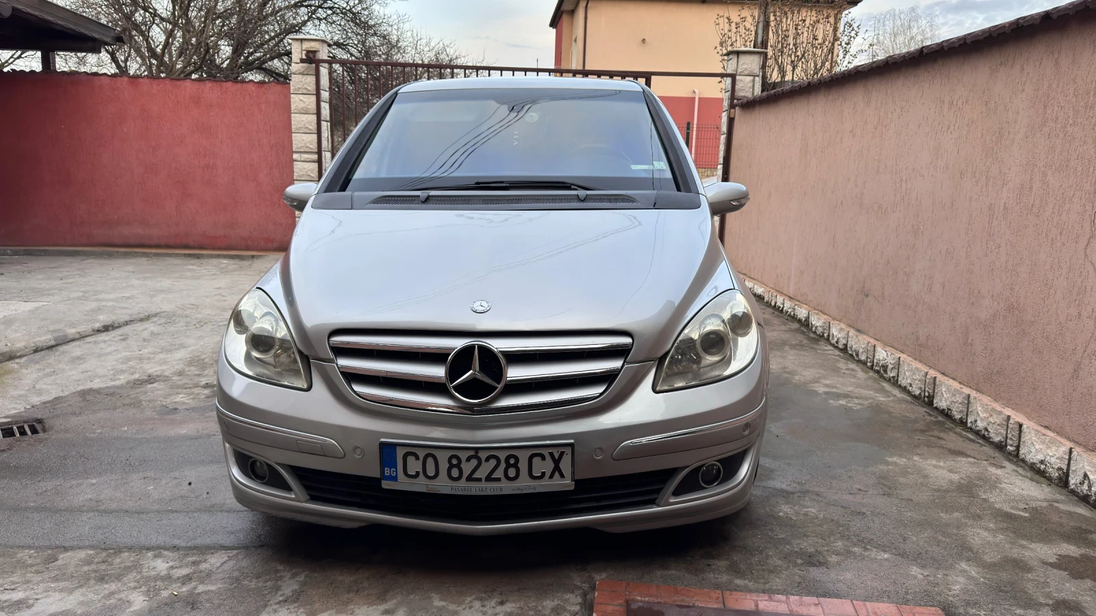 Mercedes-Benz B 200 CDI, снимка 2 - Автомобили и джипове - 53758938