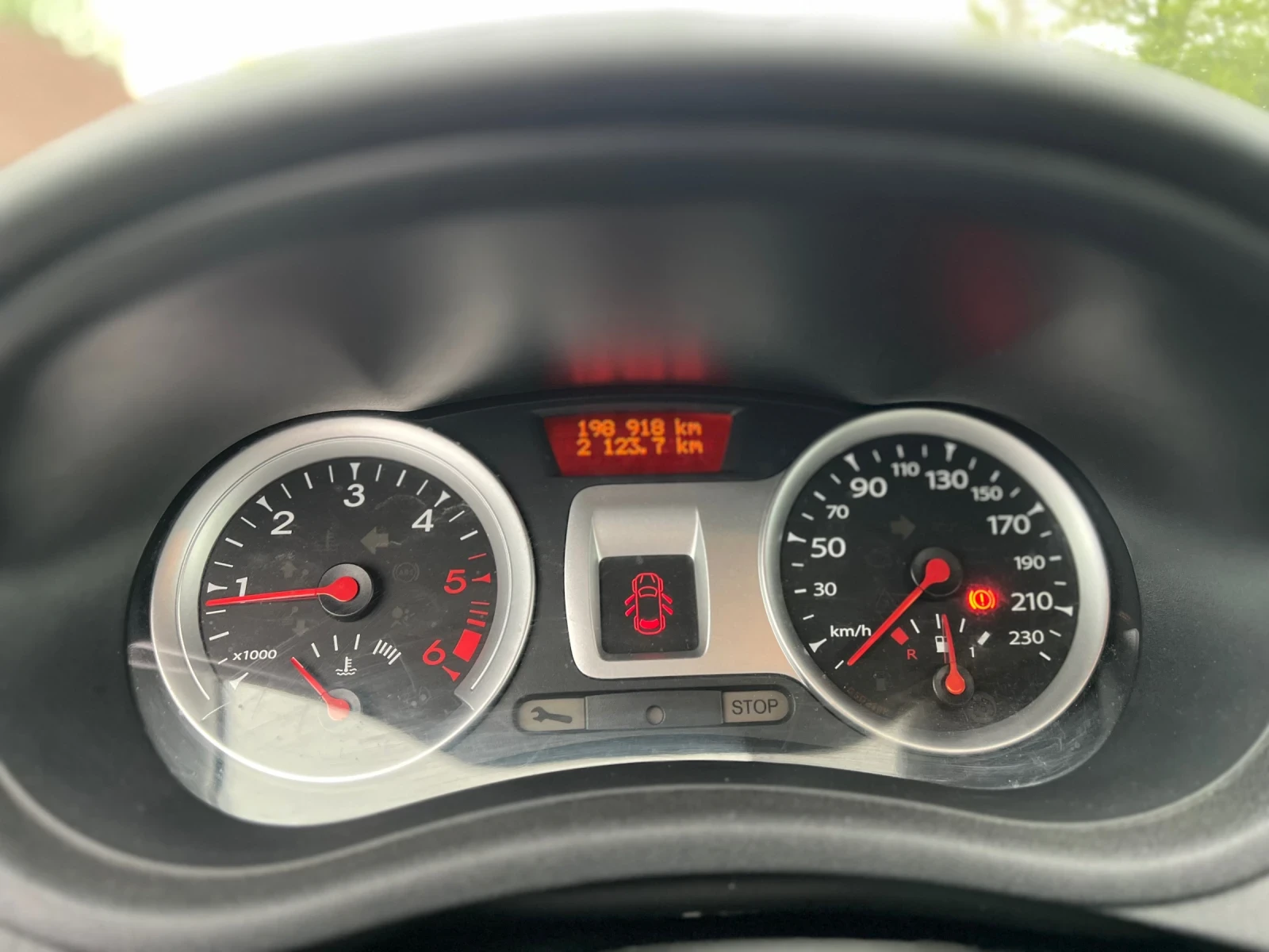 Renault Clio, снимка 6 - Автомобили и джипове - 53904917