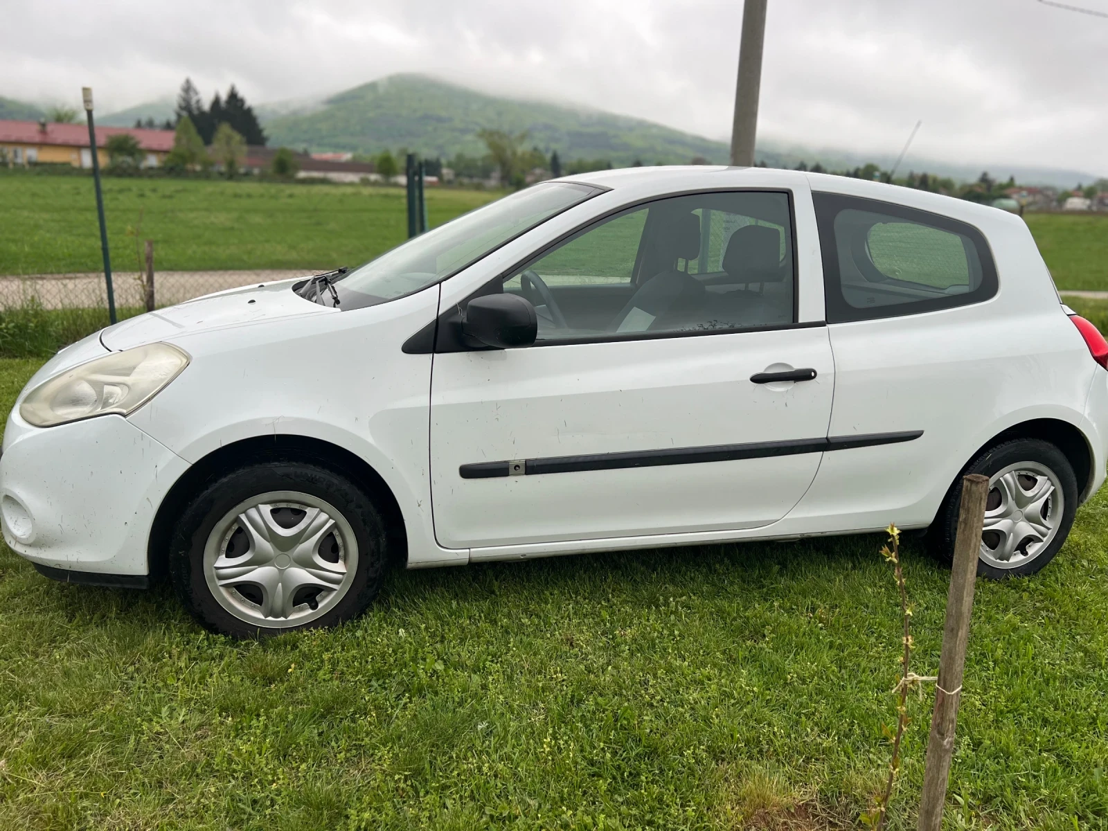 Renault Clio, снимка 2 - Автомобили и джипове - 53904917