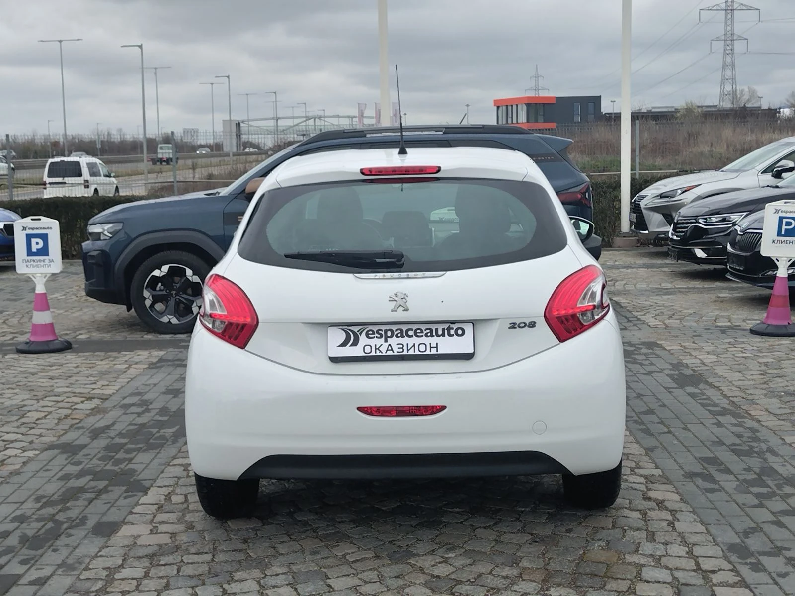 Peugeot 208 1.4HDI/68к.с, снимка 5 - Автомобили и джипове - 54031483