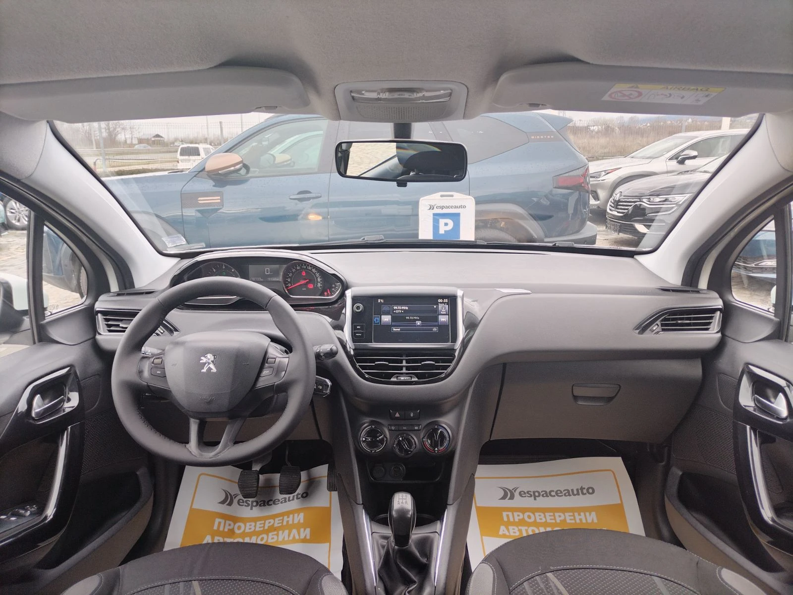 Peugeot 208 1.4HDI/68к.с, снимка 8 - Автомобили и джипове - 54031483