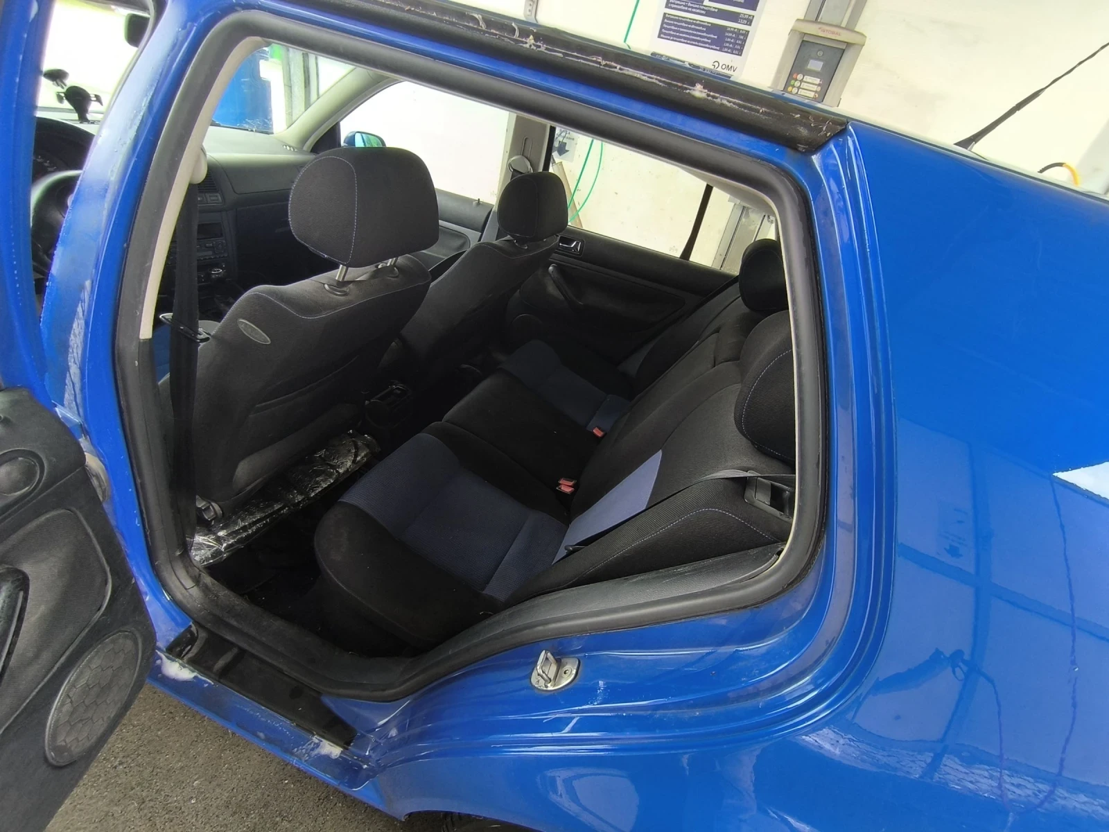 VW Golf 1.6 SR Highline, снимка 11 - Автомобили и джипове - 54650730