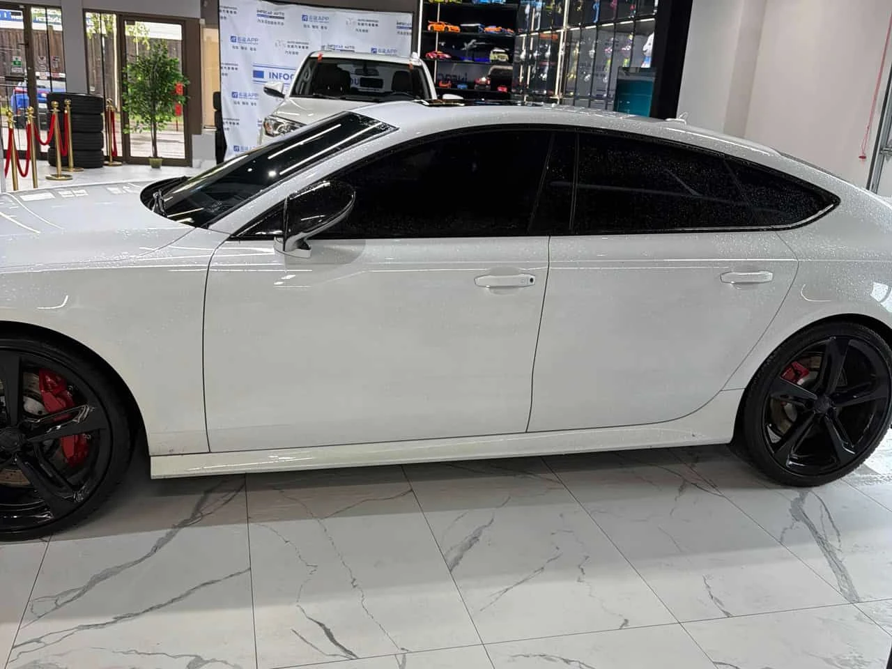 Audi Rs7 QUATTRO * ДИСТРОНИК* 360 КАМЕРА* HEAD UP* , снимка 3 - Автомобили и джипове - 54663545