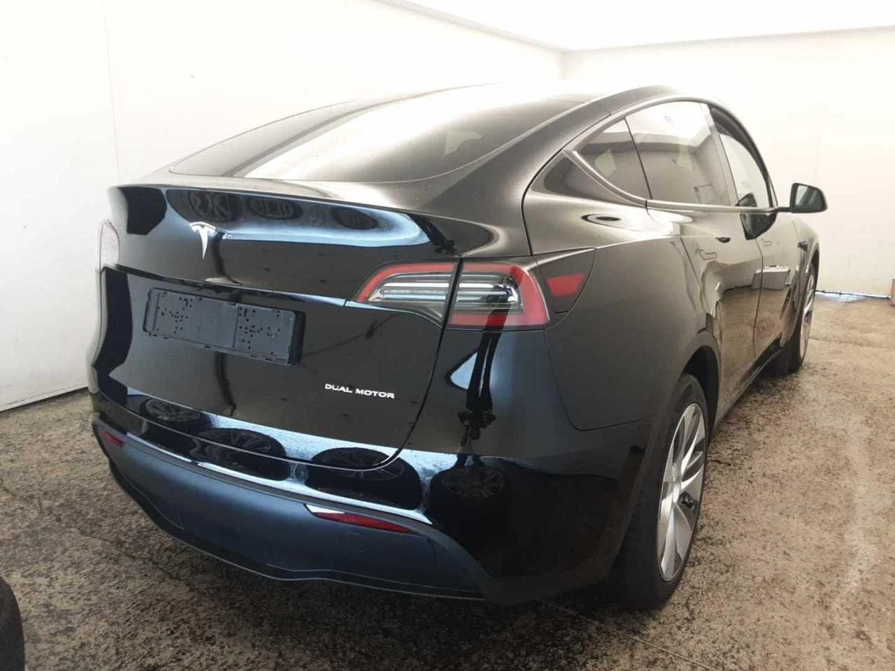 Tesla Model Y Long Range, снимка 4 - Автомобили и джипове - 55630602