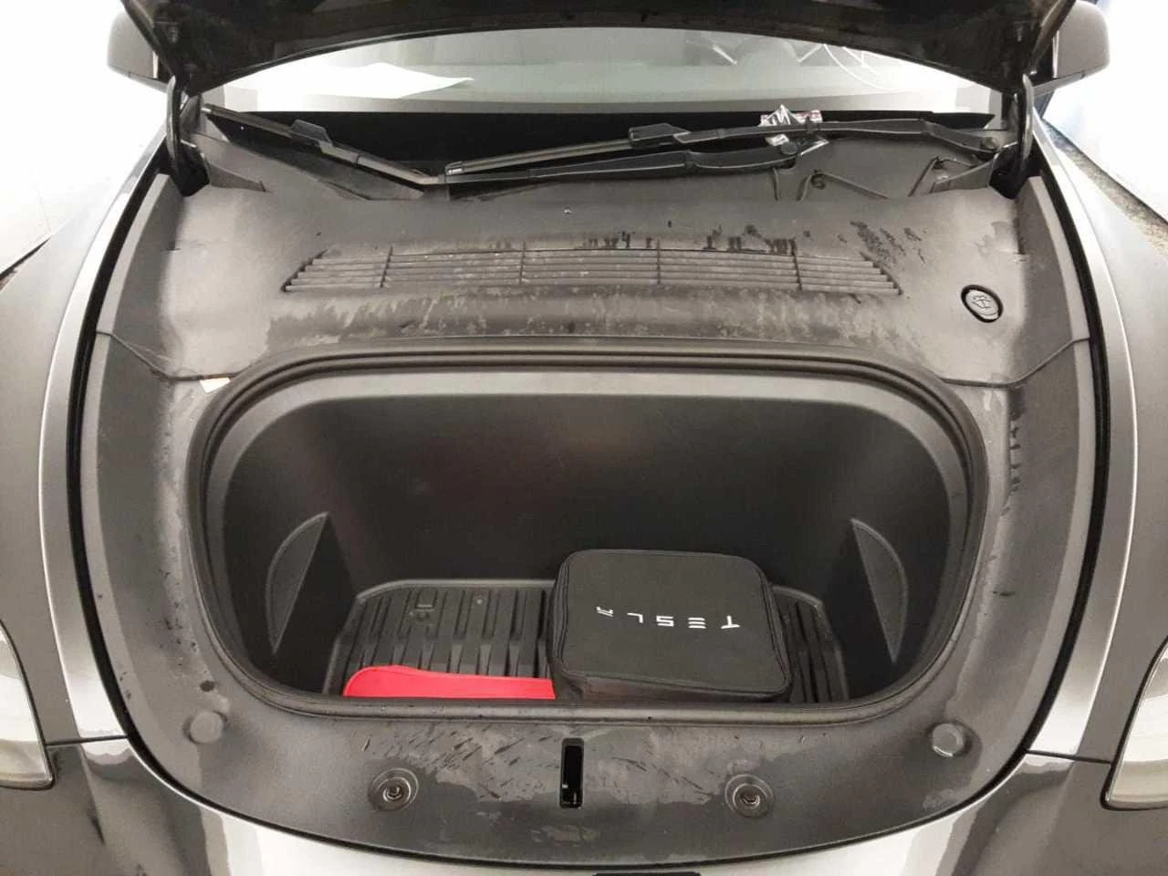 Tesla Model Y Long Range, снимка 9 - Автомобили и джипове - 55630602